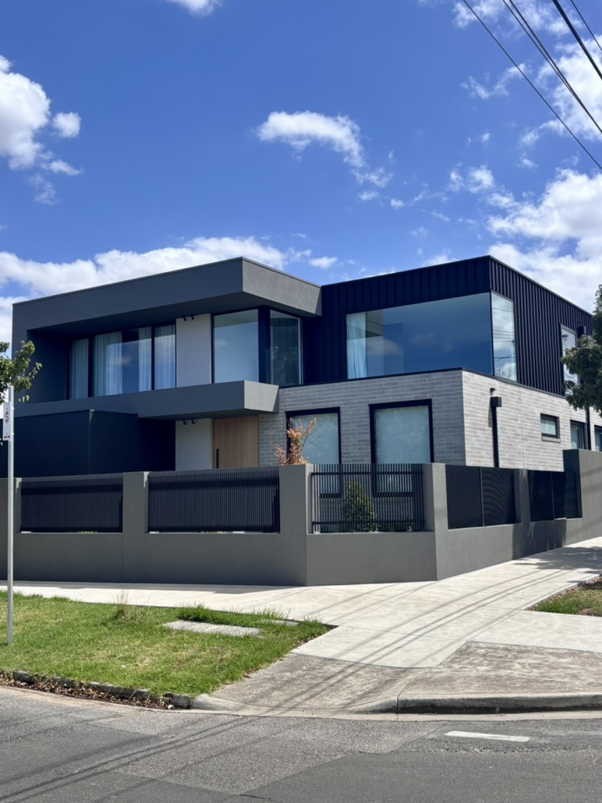 Heasly & Son new home roofing — modern Essendon architectural build